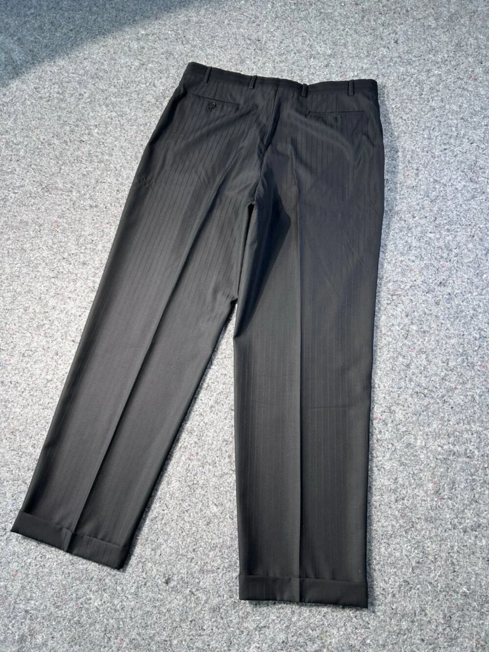 Armani Collezioni Men’s 2 Piece Wool Suit Dark Brown Pinstripe Made In Italy 44